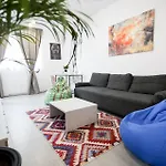 Vitan Oasis ---free Secured Private Parking---self Check-in-- Apartamento