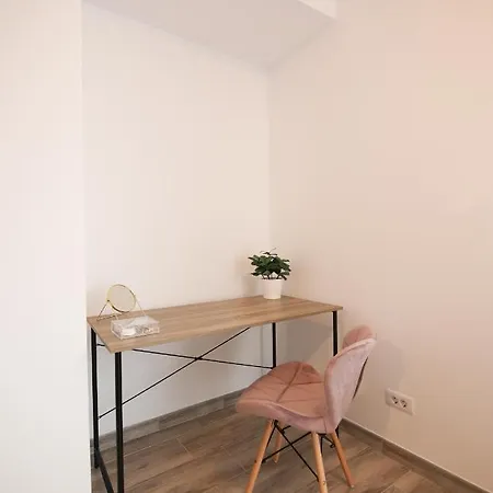 Апартаменты Vitan Oasis ---free Secured Private Parking---self Check-in-- Бухарест