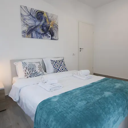 Vitan Oasis ---free Secured Private Parking---self Check-in-- Апартаменты Бухарест