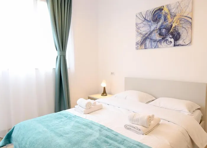 Апартаменти Vitan Oasis ---free Secured Private Parking---self Check-in-- *