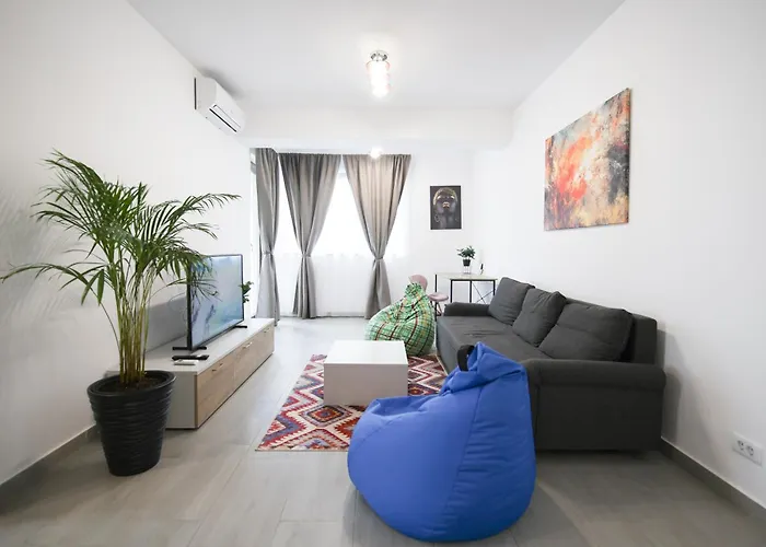 Апартаменти Vitan Oasis ---free Secured Private Parking---self Check-in-- Бухарест