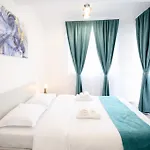 Vitan Oasis ---free Secured Private Parking---self Check-in-- Lägenhet *