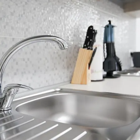 Apartment Vitan Oasis ---free Secured Private Parking---self Check-in-- Bucharest