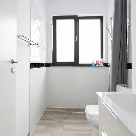 Vitan Oasis ---free Secured Private Parking---self Check-in-- Apartment Bucharest