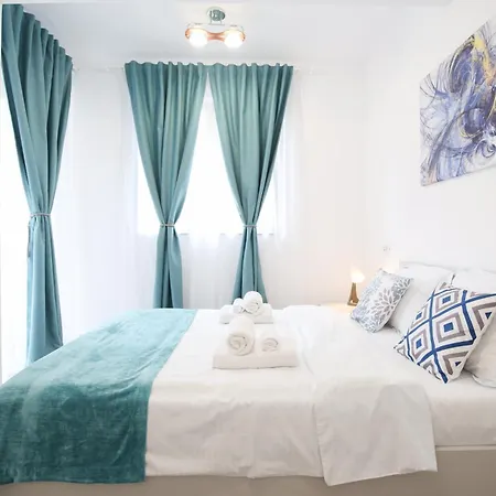 Apartment Vitan Oasis ---free Secured Private Parking---self Check-in-- *