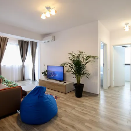 Vitan Oasis ---free Secured Private Parking---self Check-in-- Apartment