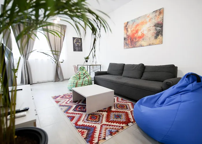Vitan Oasis ---free Secured Private Parking---self Check-in-- Apartamento